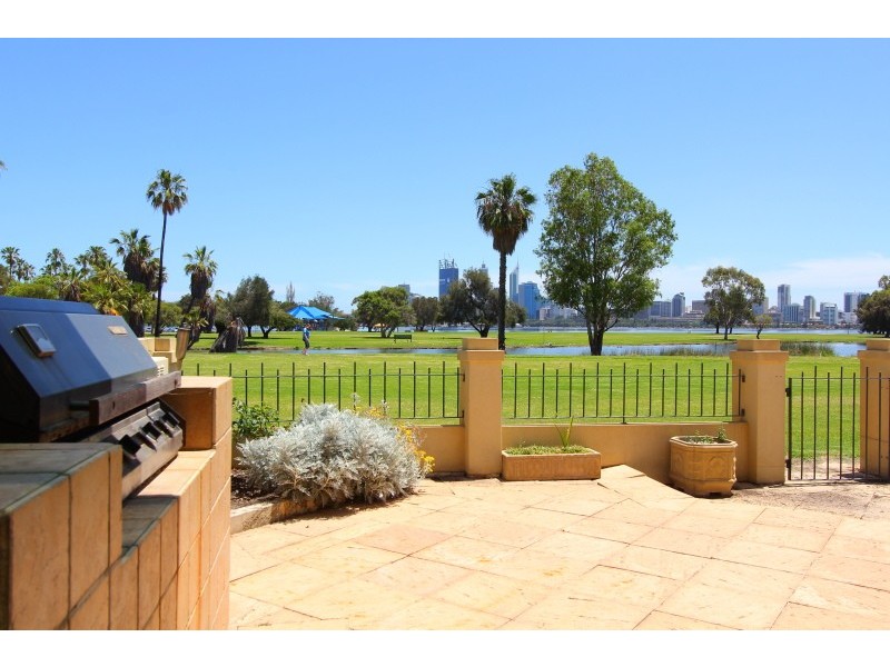 8/2 Douglas Avenue, South Perth WA 6151