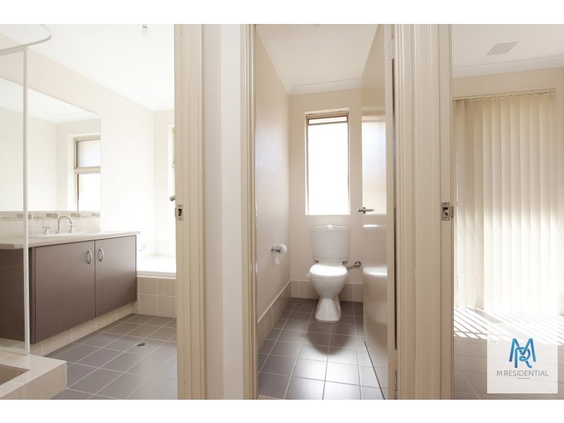 12a Northumberland Road, Forrestfield WA 6058