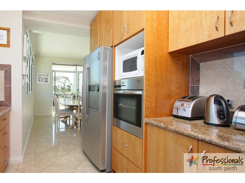 2/146 Mill Point Road, South Perth WA 6151