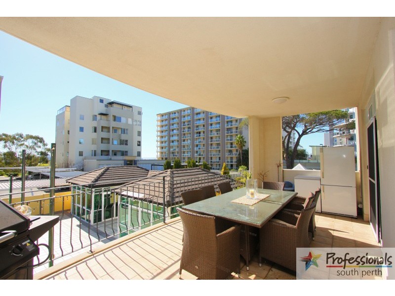 2/146 Mill Point Road, South Perth WA 6151