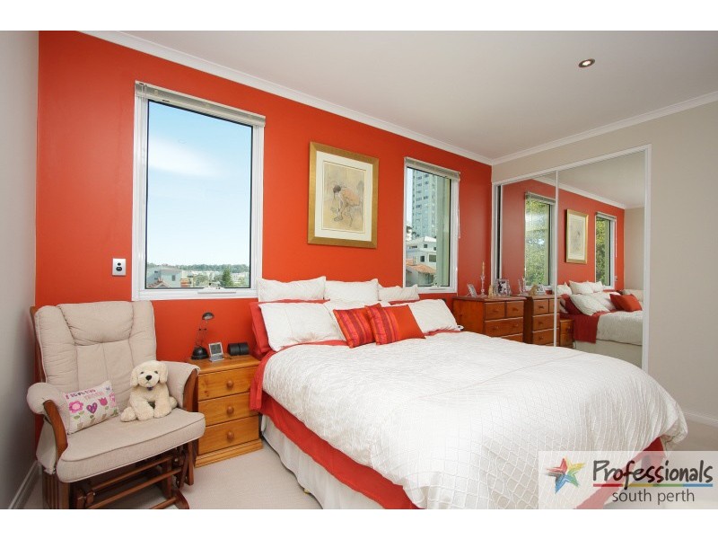 2/146 Mill Point Road, South Perth WA 6151