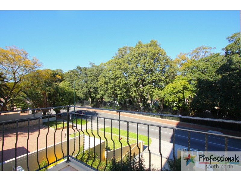 2/146 Mill Point Road, South Perth WA 6151