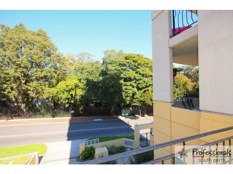 2/146 Mill Point Road, South Perth WA 6151