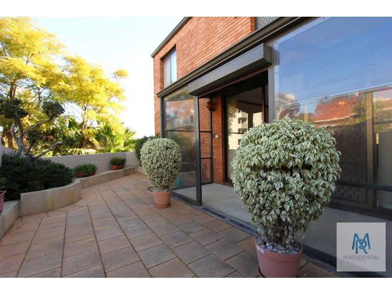 1/3 Darley Street, South Perth WA 6151