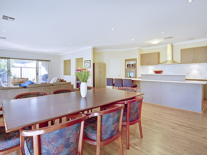 64 Bradshaw Crescent, Manning WA 6152