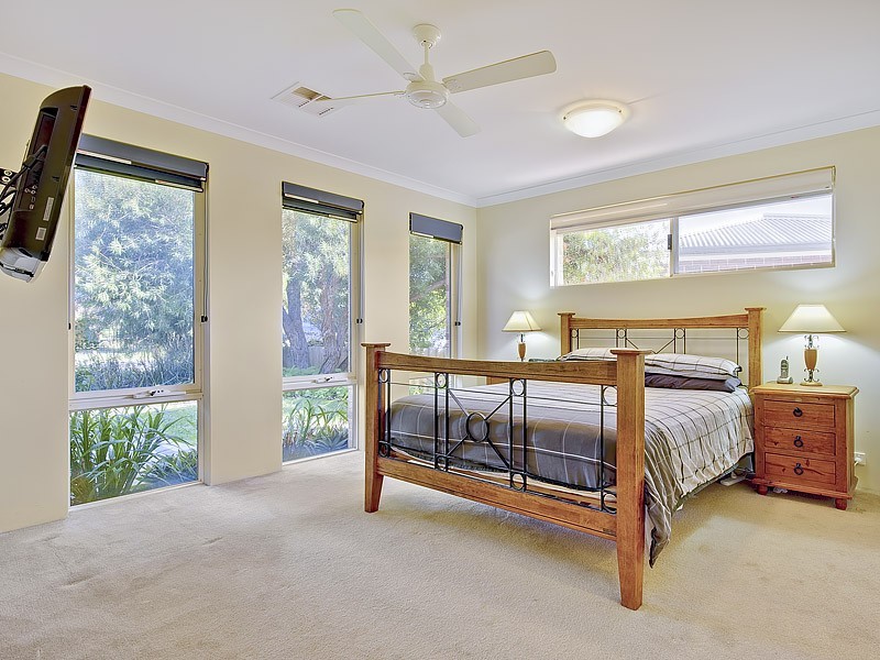 64 Bradshaw Crescent, Manning WA 6152