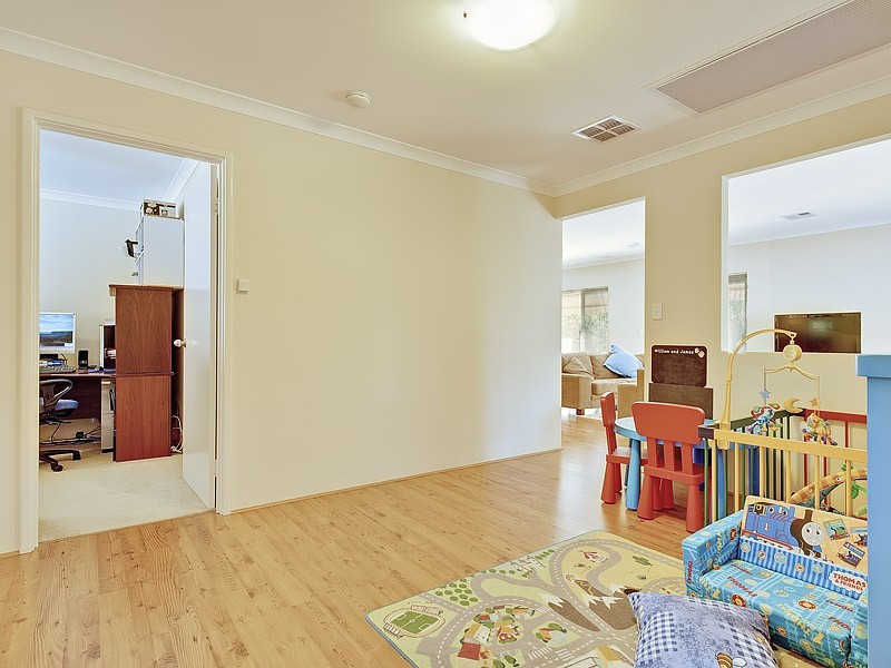 64 Bradshaw Crescent, Manning WA 6152