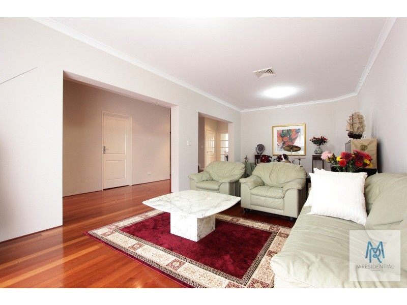 13 Omagh Grove, Waterford WA 6152