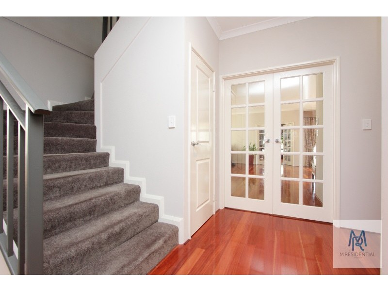 13 Omagh Grove, Waterford WA 6152