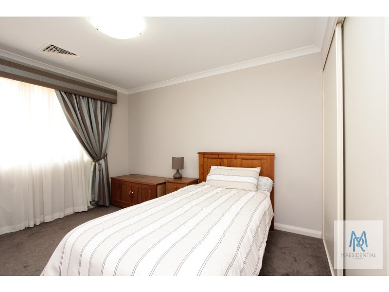 13 Omagh Grove, Waterford WA 6152