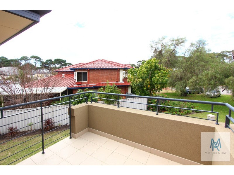 13 Omagh Grove, Waterford WA 6152