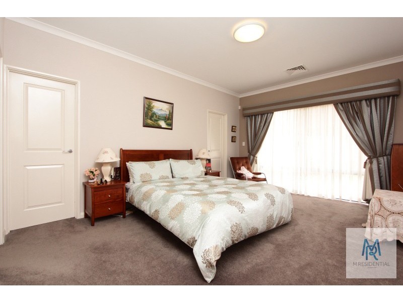 13 Omagh Grove, Waterford WA 6152