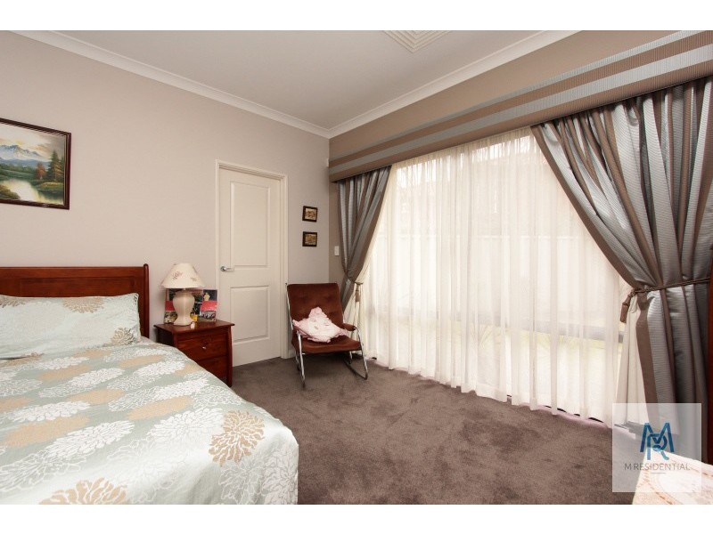 13 Omagh Grove, Waterford WA 6152