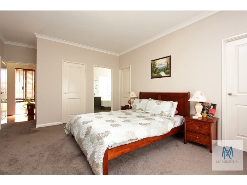 13 Omagh Grove, Waterford WA 6152