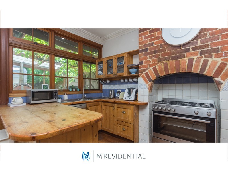 8a Holmesdale Road, Woodbridge WA 6056