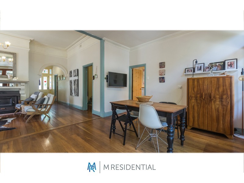 8a Holmesdale Road, Woodbridge WA 6056