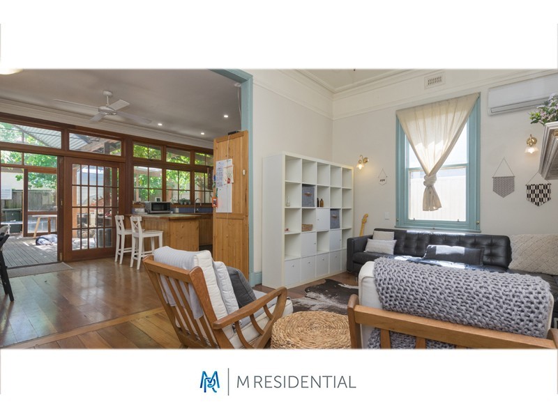 8a Holmesdale Road, Woodbridge WA 6056