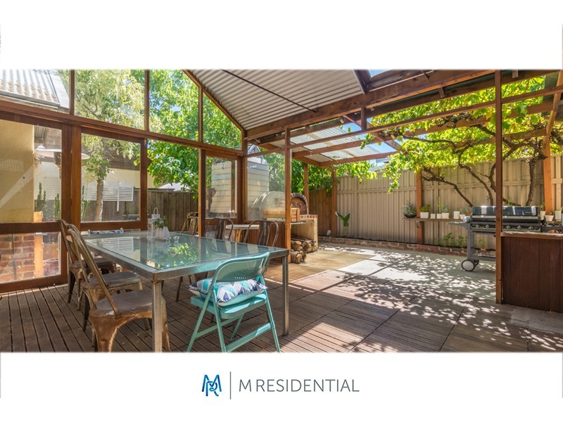 8a Holmesdale Road, Woodbridge WA 6056