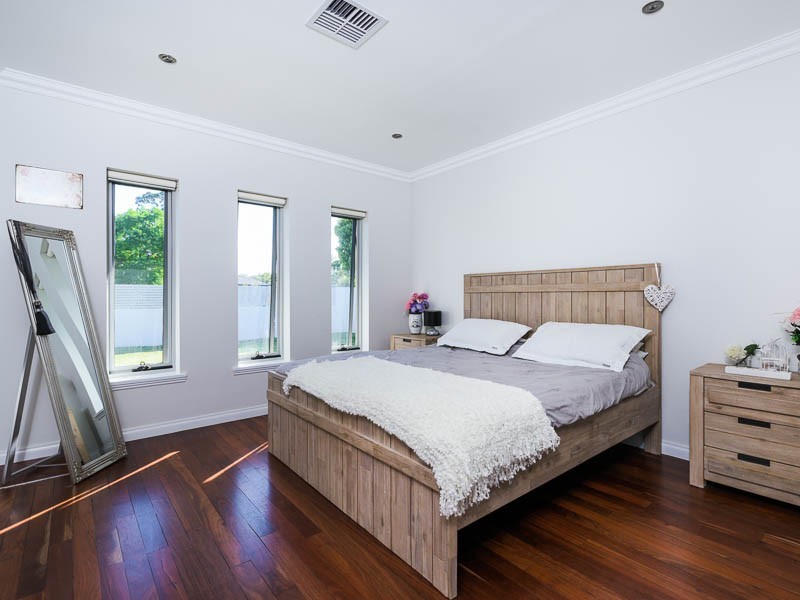 5 Rose Place, Wilson WA 6107