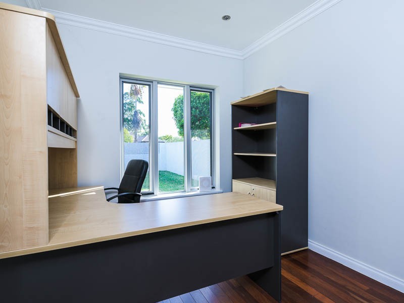 5 Rose Place, Wilson WA 6107