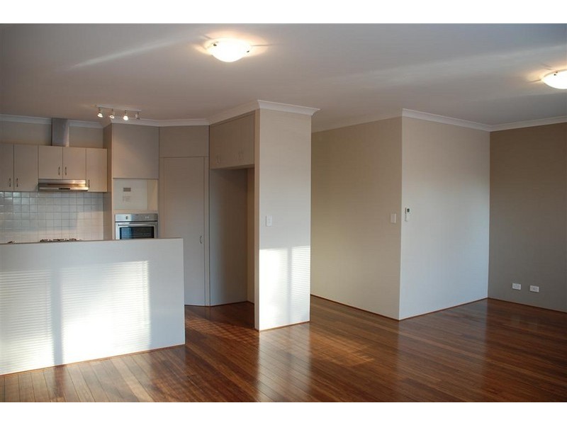 1/82-84 Queen Street, Bentley WA 6102