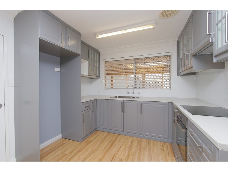 12 Eves Place, Cannington WA 6107