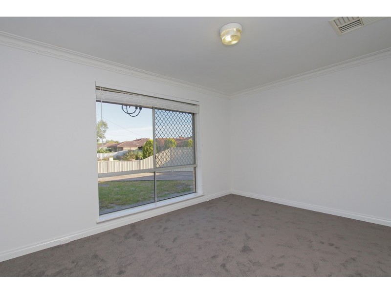 12 Eves Place, Cannington WA 6107