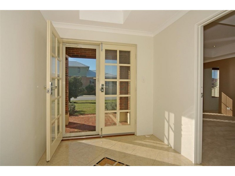 33 Lord Hobart Drive, Madora Bay WA 6210