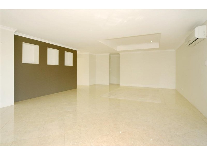 33 Lord Hobart Drive, Madora Bay WA 6210