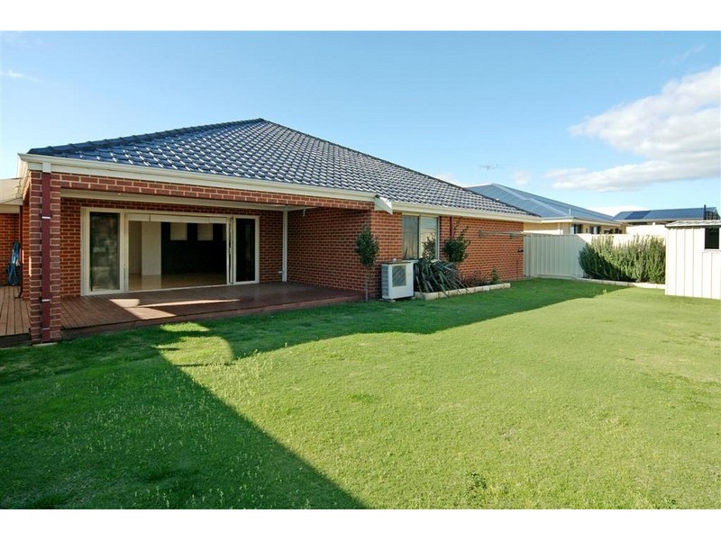 33 Lord Hobart Drive, Madora Bay WA 6210