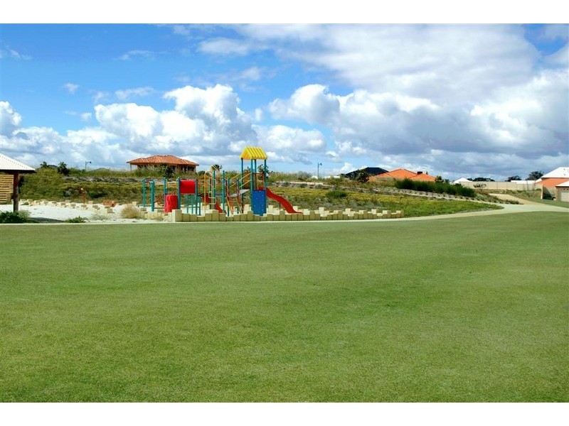 33 Lord Hobart Drive, Madora Bay WA 6210