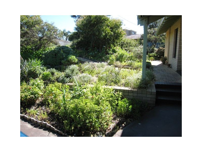 10A Dorward Crt, Kardinya WA 6163