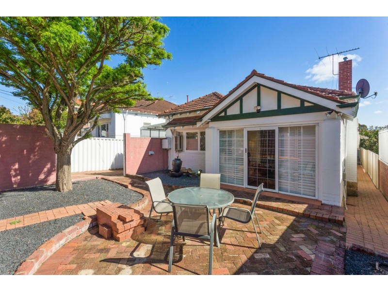 174 Hensman Street, Kensington WA 6151