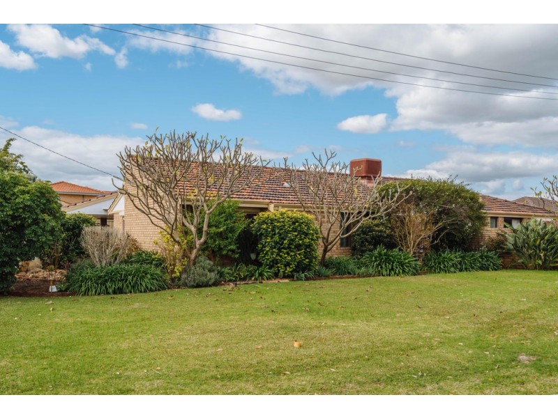 8 Tarun Court, Cannington WA 6107