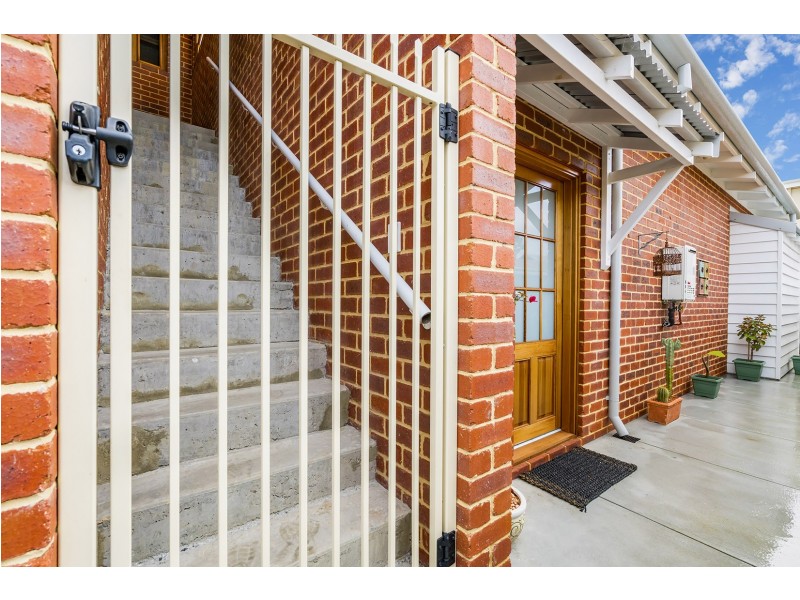 24 Leonora Street, Como WA 6152