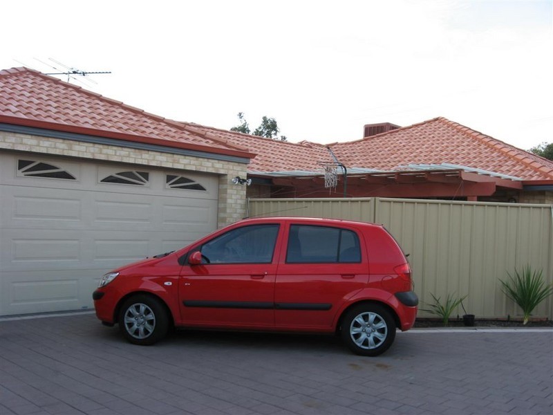 2/4 Hillcrest Road, Kewdale WA 6105