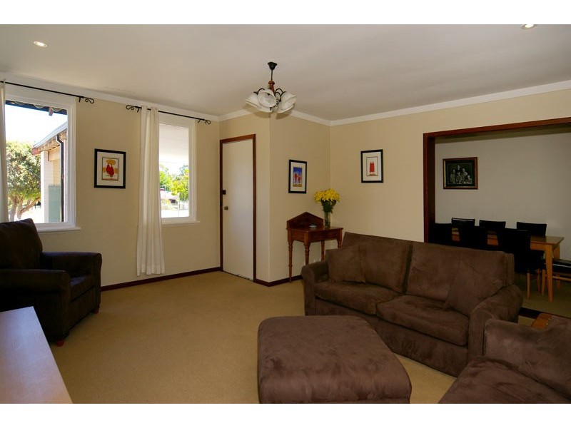 10B Redmond Street, Salter Point WA 6152