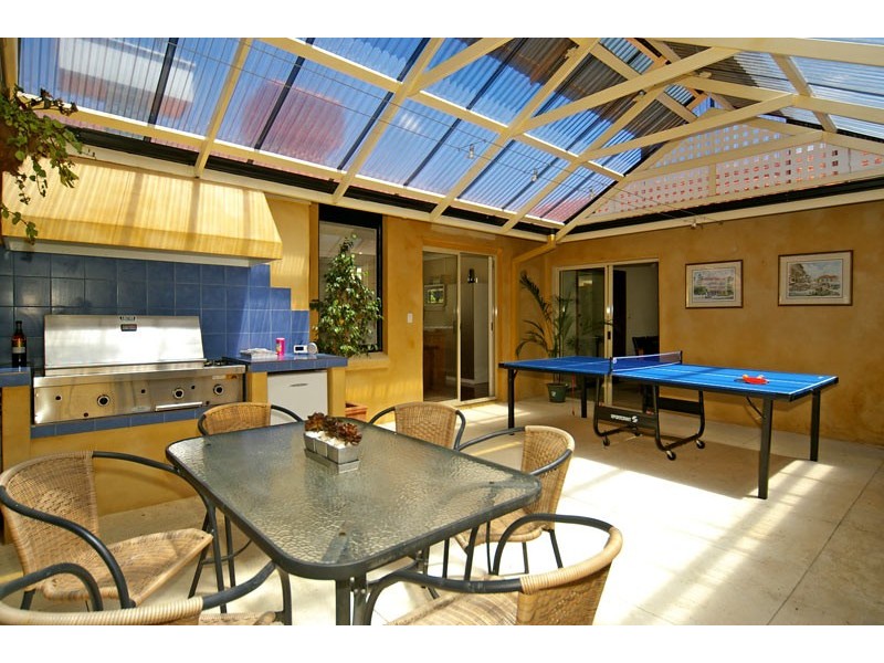 10B Redmond Street, Salter Point WA 6152