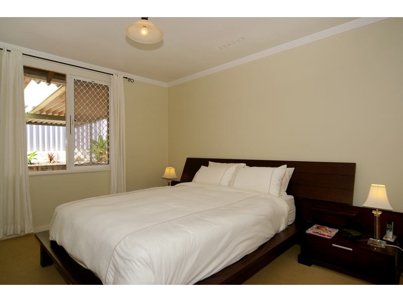 10B Redmond Street, Salter Point WA 6152