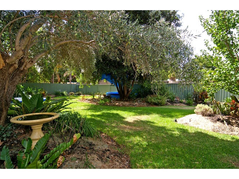 13 Westlake Street, Wilson WA 6107