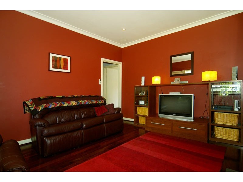 13 Westlake Street, Wilson WA 6107