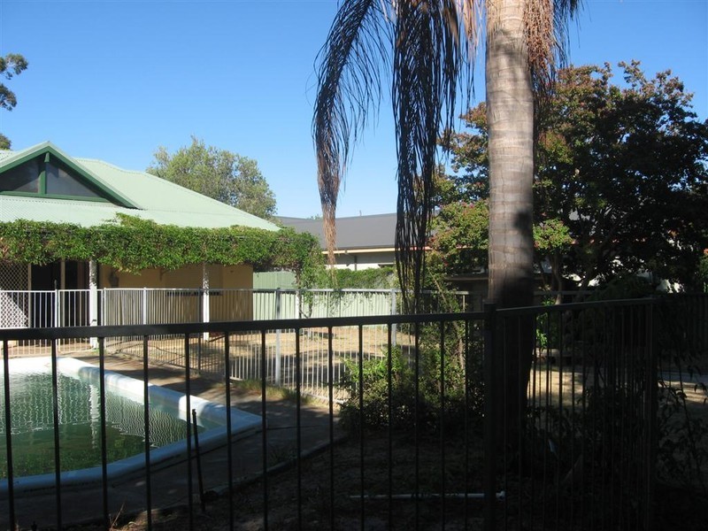 28 Crawshaw Crescent, Manning WA 6152