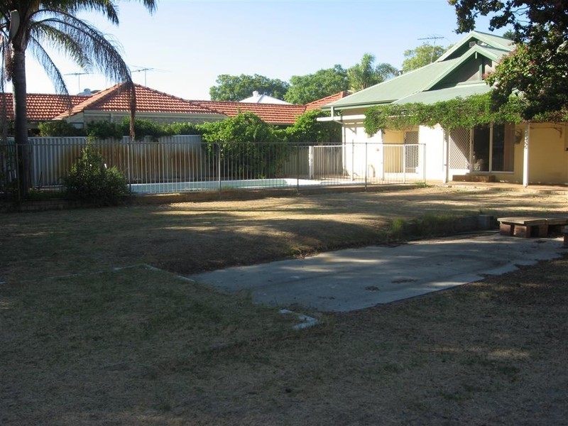 28 Crawshaw Crescent, Manning WA 6152