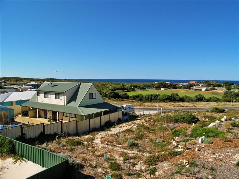 28 Edwards Street, Seabird WA 6042