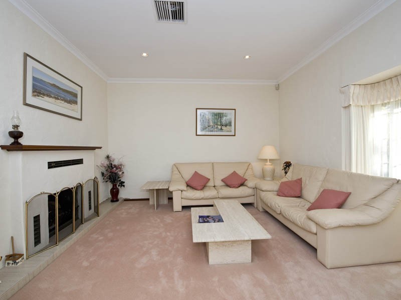 8 Ainsworth Loop, Booragoon WA 6154