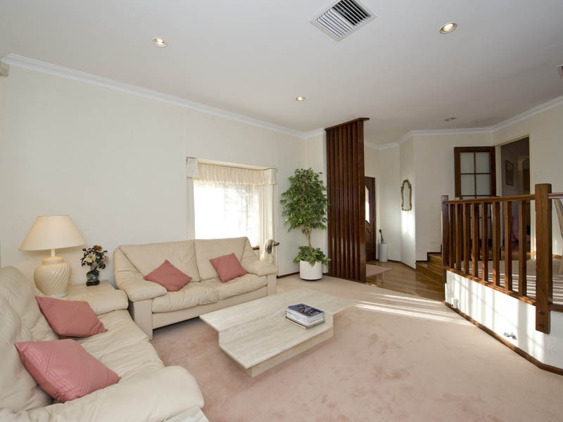 8 Ainsworth Loop, Booragoon WA 6154