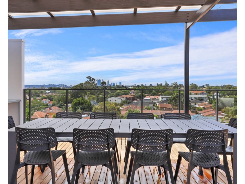 204/20A Henley Street, Como WA 6152