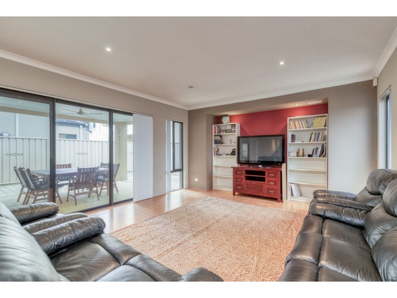 7 Carden Drive, Cannington WA 6107