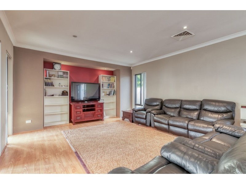 7 Carden Drive, Cannington WA 6107