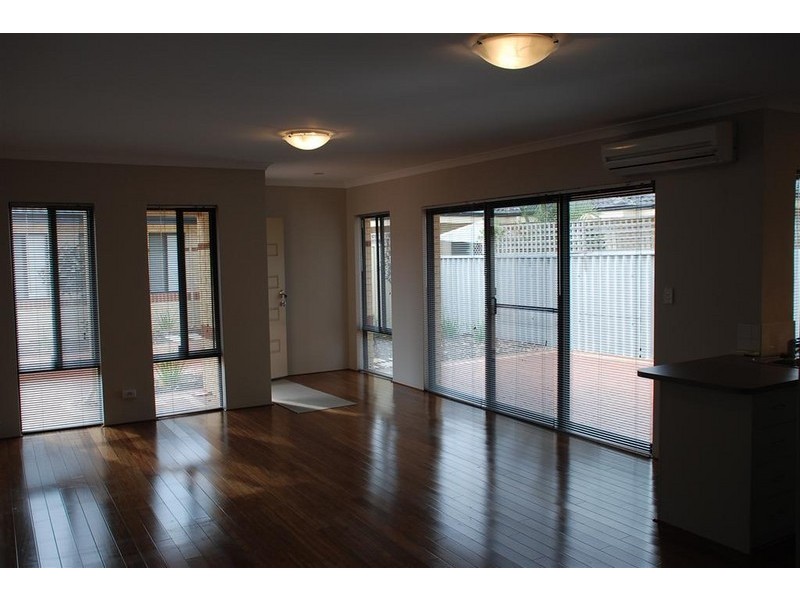 4/82-84 Queen Street, Bentley WA 6102